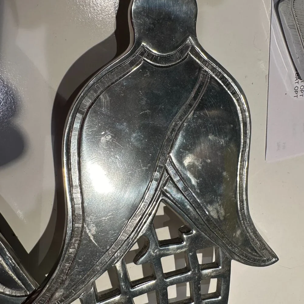 CRATE & BARREL CAST ALUMINUM TRIVITS, 2 EA VEGTABLE 15” x 7” LARGE OVER SIZED